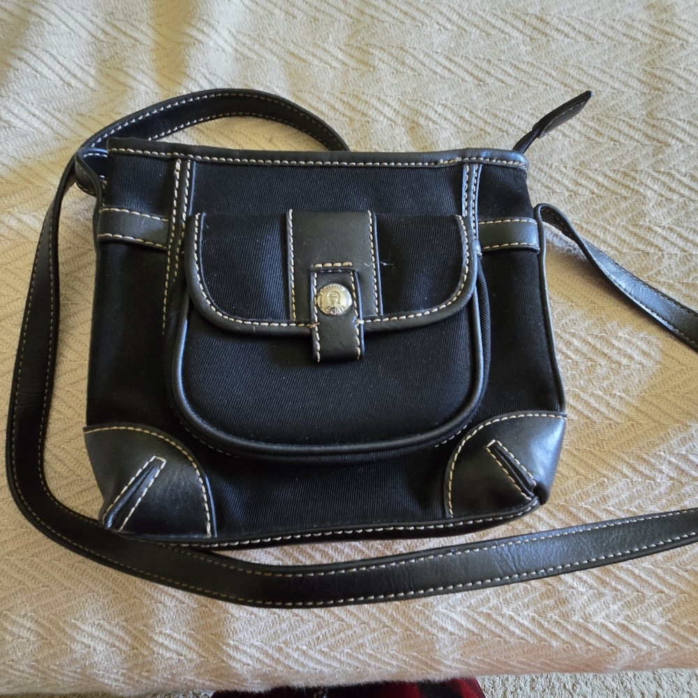 Black cross over bag